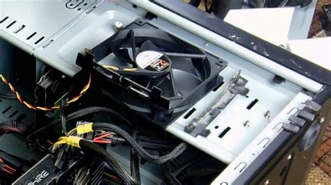 Computer Case Fan Installation 的图像结果