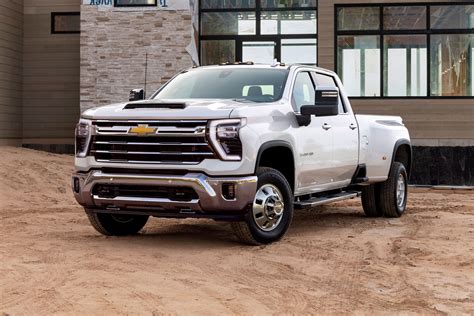 Best One-Ton Trucks | 2025 Ratings | CarBuzz