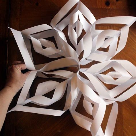 Giant Paper Snowflake Tutorial 的图像结果