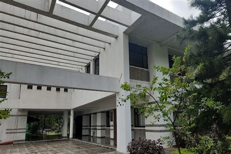 NLU Hyderabad B.A.LL.B Course has 15 Seats for Foreign Students Review ...