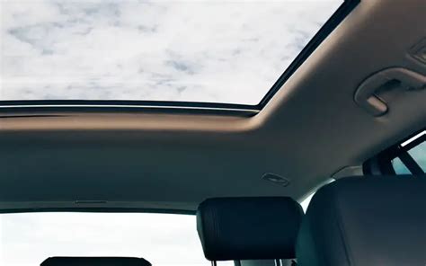 Interior and exterior automotive glazing | SCHOTT