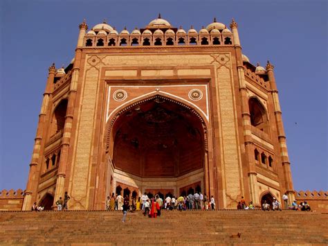 Who Built Buland Darwaza