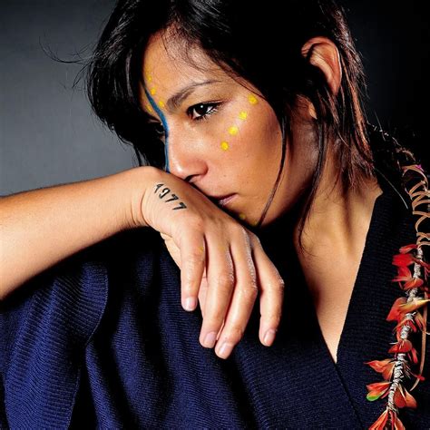 VENGO (Lyrics in English) - Ana Tijoux