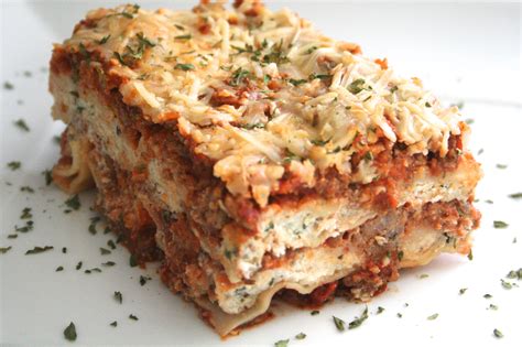 dinner for 12. [three cheese lasagna w. bolognese sauce  