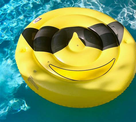 What does the sunglasses emoji mean on snapchat?