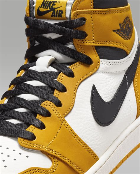 Air Jordan 1 Retro High OG 'Yellow Ochre' Men's Shoes. Nike MY