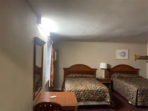 PENNS WOODS INN MANHEIM (PA - Lancaster County) - Hotel Reviews, Photos ...