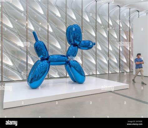 Balloon sculpture hi-res stock photography and images - Alamy