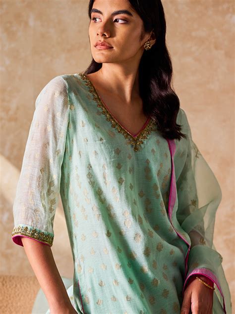 Good Earth – Stylish Sustainable Luxury Retail | Goodearth.in