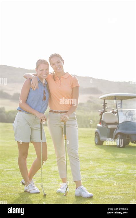 Woman Golf Course 的图像结果