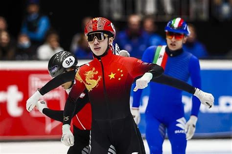林孝埈连续两站比赛夺得短道速滑世界杯500米冠军_中国_成绩_消费者