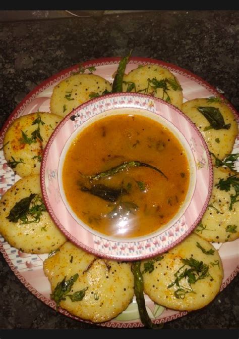 Masala Rava Idli Recipe by Jasmeet Jeswani - Cookpad