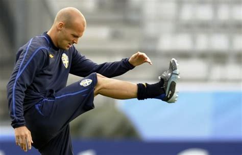 Indian Super League: Arsenal Legend Feels ISL Will be Big Hit in India ...