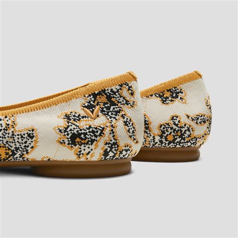 Almond-Toe Knotted Flats (Bibi), IVORY GINGER BOTANICAL, EU35 | VIVAIA