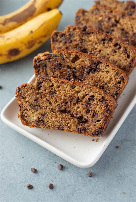 Healthy Banana Bread Recipe (Low Calorie!) - The Clean Eating Couple