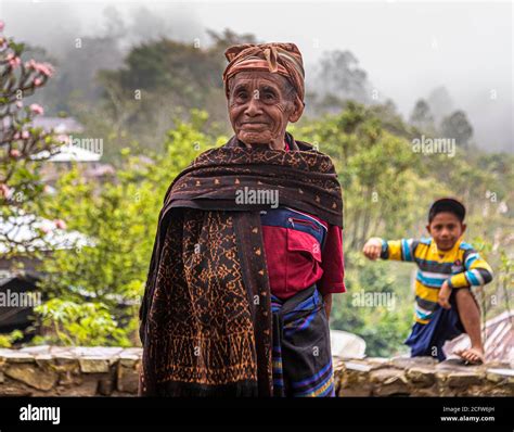 Indonesia Local People 的图像结果