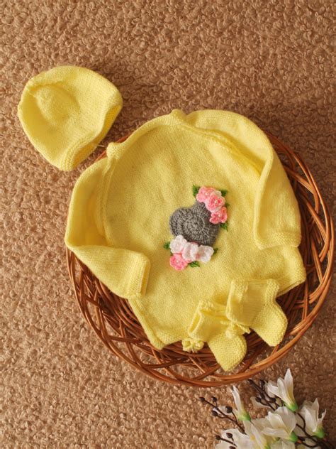 Woonie Handknitted Heart and Flowers Sweater Set -Yellow