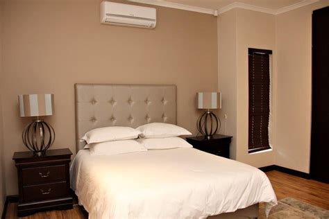 Browns Manor, Upington