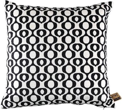 PTMD Ikat Sierkussen - 45 x 45 x 10 cm - Stof - Zwart | bol.com