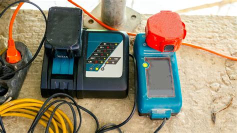 How Many Amps Does A Battery Charger Draw? (Dewalt, Makita ...