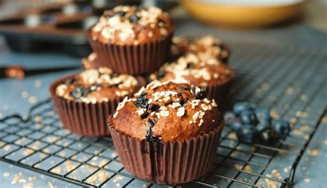 High-Protein Blueberry Oat Muffins - MYPROTEIN™