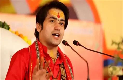 कस्टडी से कैदी फरार, परेशान पुलिस पहुंची बाबा बागेश्वर के द्वार; अर्जी ...