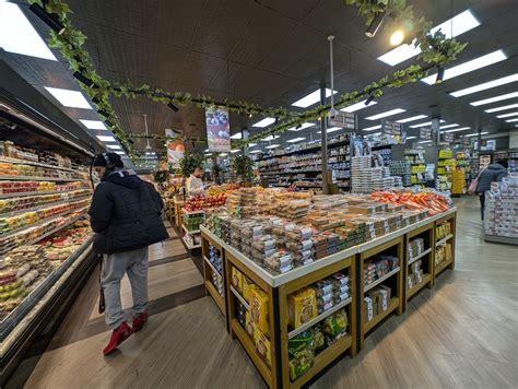Special Report: Metro Acres Market - Manhattan, NY (Washington Heights)