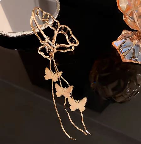 Butterfly Designed Golden Hair Clutchers– Oralia India