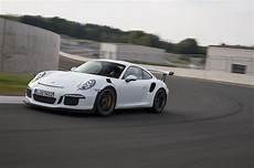 Porsche 911 Gtr3 Rs by 2016 Porsche 911 Gt3 Rs Debuts In Geneva Starts At 176 895 Porsche 911 Gtr3 Rs