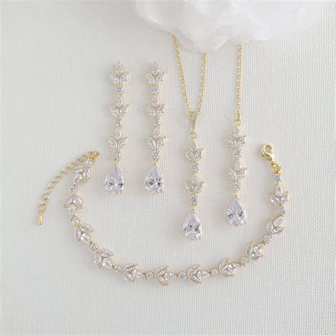 Gorgeous and Simple Wedding Jewelry Set for The Bride- Poetry Designs ...