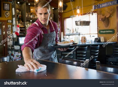 Clean Restaurant 的图像结果