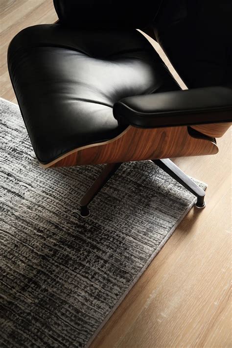 130平米现代简约风四室客厅装修效果图，沙发创意设计图 - 金地新家官网