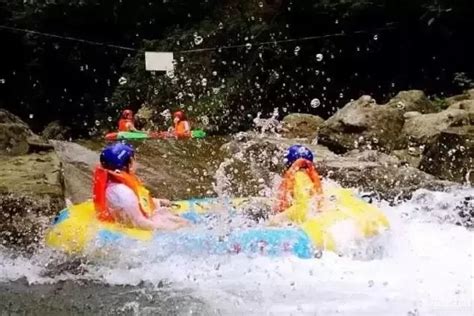 成都黄龙溪有一种夏天的快乐，叫白天晚上都可以耍水|界面新闻