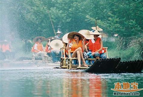 杭州的虎跑泉，被誉为“天下第三泉”，每天来打水的人络绎不绝！【大海去旅行】