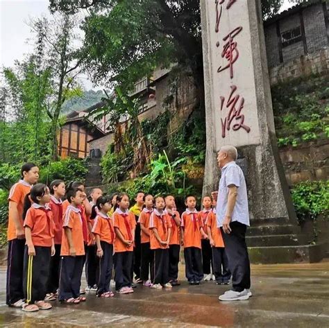 遵义人全媒体深入采访“辣妹子”胡广芬