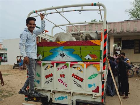 Saved the cows being taken to the slaughter house | કતલખાને લઈ જવાતી ...