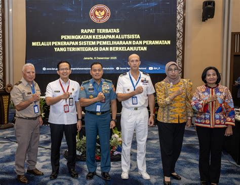 Hawaii Army National Guard Commander Presents U.S. Army Maintenance ...