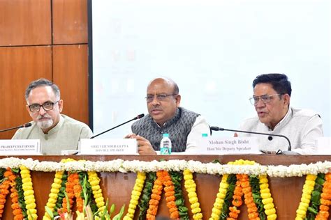 Delhi Assembly Speaker unveils ‘Best MLA of the Year’ award to ...