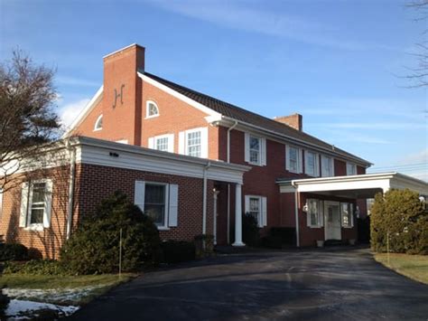 HUFF & LAKJER FUNERAL HOME - Updated December 2025 - 15 Photos & 18 ...