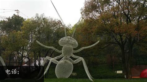 不锈钢镂空球蚂蚁雕塑-宏通雕塑