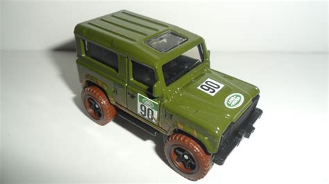 Land Rover Defender 90 (Hot Wheels) | Mis 1:64