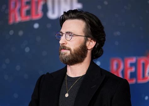 'Wife Effect': Fans 'Didn't Recognize' Chris Evans, 43, After He Showed ...