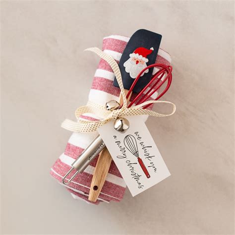 The Ultimate Neighbor Gift Guide | Easy christmas gifts, Neighbor ...