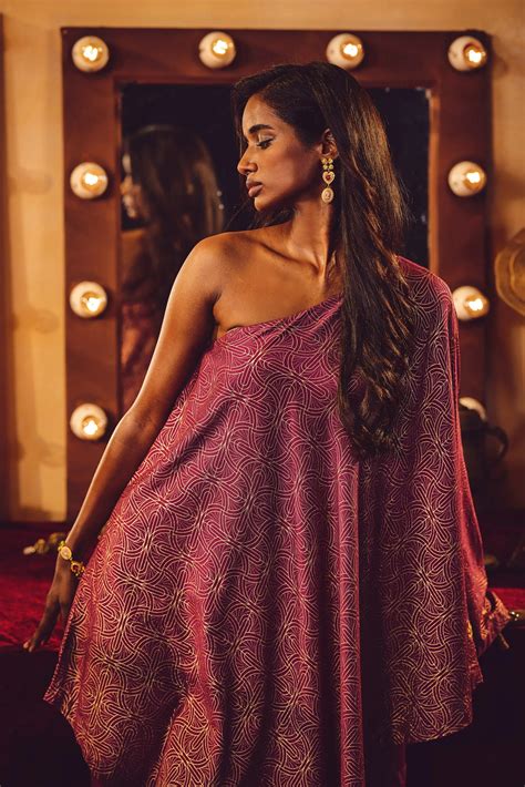 trueBrowns Magenta Gold Foil Print Muslin Silk Asymmetric One-Shoulder