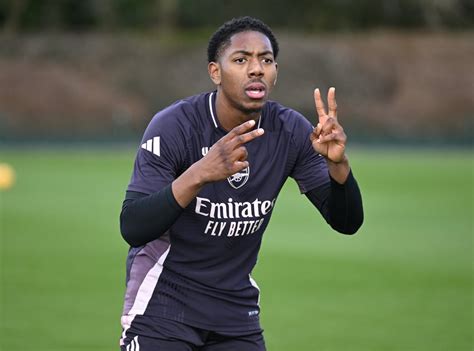 Stepping up the intensity ahead of Chelsea | Gallery | News | Arsenal.com