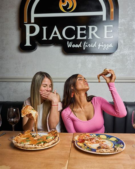 Piacere Wood Fired Pizza🍕🔥 (@piacerepizzaa) • Instagram photos and videos
