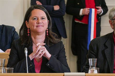 Johanna Rolland maire de Nantes, l'opposition sur son dos