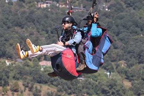 Fly Paragliding in Kullu Manali Dobhi with Safe Licensed Pilot