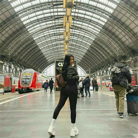 Mariana Martix Bio, Age, Career, Net Worth, Height, Education, Boyfriend & More - SPARK TIME