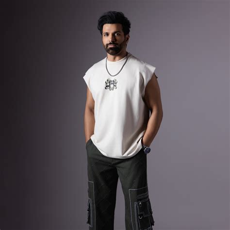 BONE BACK IVORY SLEEVELESS GRAPHIC T-SHIRT – Hophead